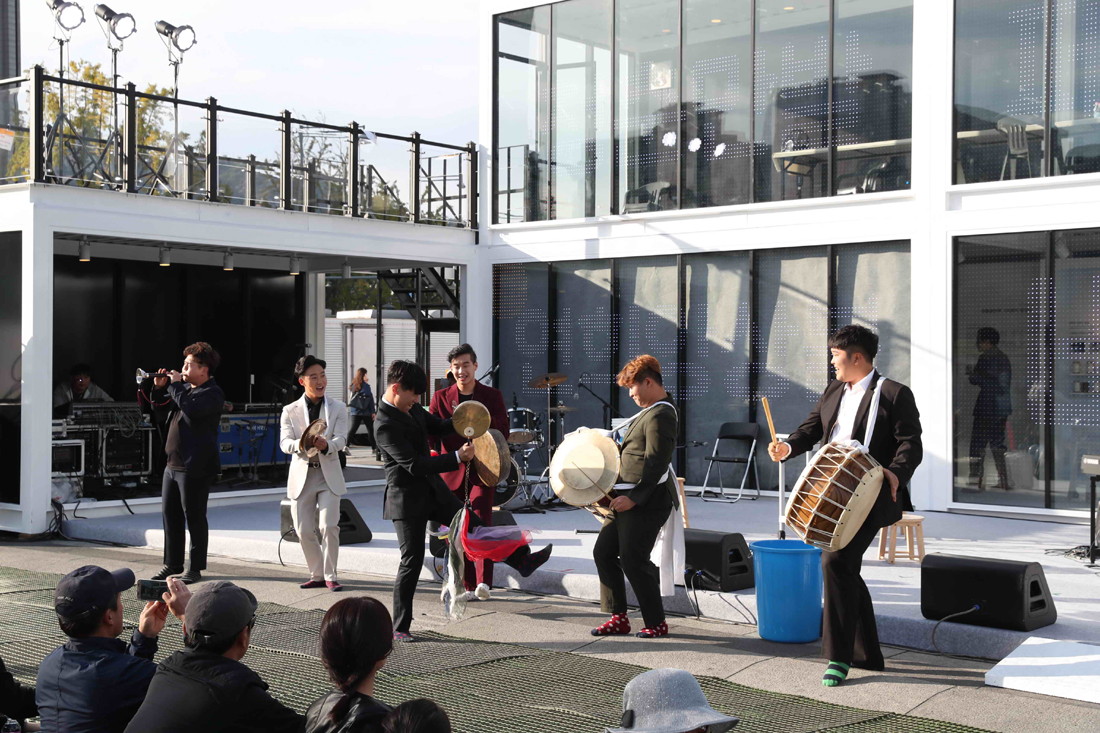 청춘만발_연희앙상블비단 (2).jpg